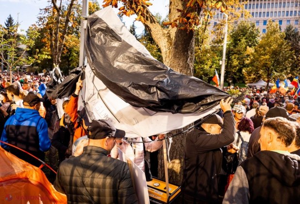 Un nou protest în fața Președinției și Parlamentului. Ilan Șor a îndemnat protestatarii să instaleze mai multe corturi în fața instituției prezidențiale. „Orășelul schimbării” s-ar putea extinde în toată capitala!