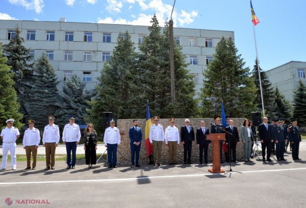 VIDEO, FOTO // România a oferit Armatei Naționale un lot de echipamente individuale de PROTECȚIE BALISTICĂ și autoturisme de teren. Angel Tîlvăr: „Suntem gata să oferim asistență de specialitate și sprijin Armatei Naţionale în multiple domenii”