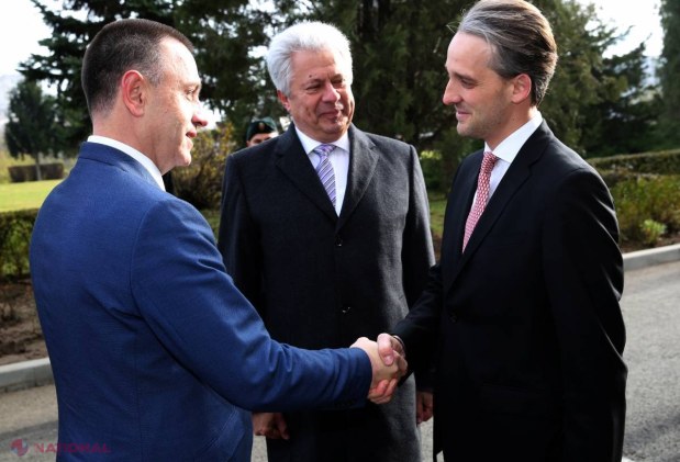 Miniștrii Apărării de pe ambele maluri ale Prutului au decis să INTENSIFICE colaborarea. Ce înțelegeri au mai făcut Sturza și Fifor