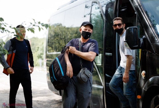 FOTO // Mai mulți moldoveni, BLOCAȚI într-o regiune a Georgiei, au fost ajutați de Partidul „ȘOR” să ajungă în R. Moldova. Aceștia s-au plâns că au fost abandonați de autoritățile statului