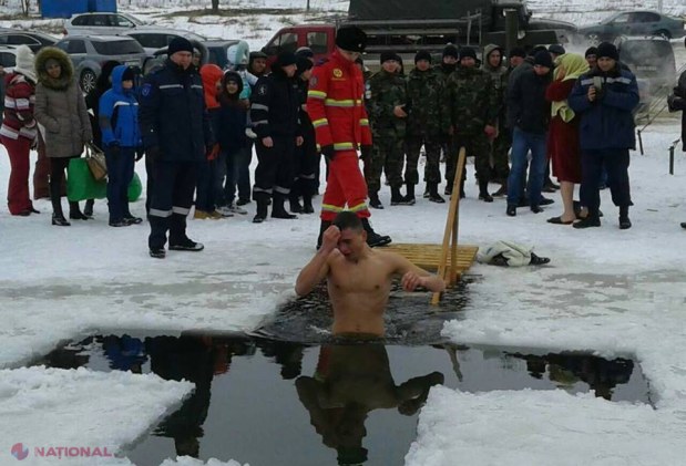 VIDEO // Ce au făcut pompierii din R. Moldova de Bobotează