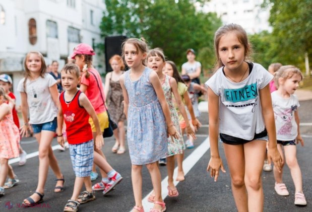 FOTO // Primarul Ilan Șor a dat în exploatare primele curți ale blocurilor după o reconstrucție capitală