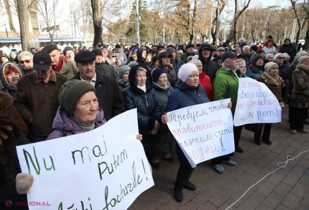 Flashmob organizat la Parlament de către Partidul „ȘOR”, întru susținerea inițiativei de a obliga Guvernul să plătească facturile cetățenilor pentru lunile de iarnă