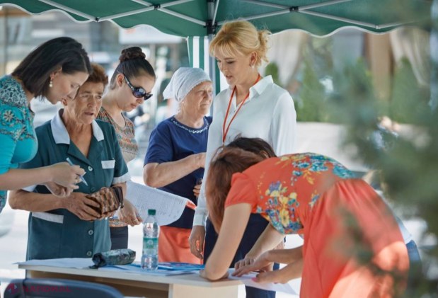 FOTO // Inna Popenco, implicată în colectarea semnăturilor. Vrea să pună capăt războiului politic