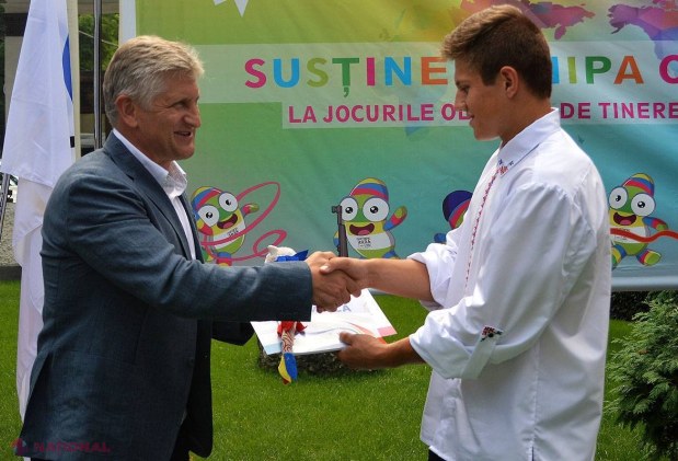 FOTO // Îmbrăcați în straie tradiționale, ajutați de psiholog, după medalii la Jocurile Olimpice de tineret