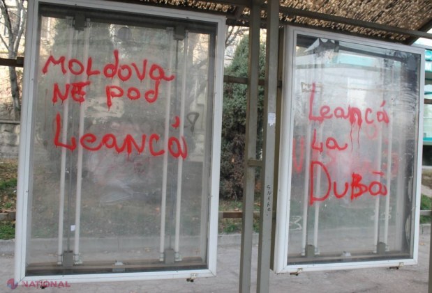 FOTO Lozinci anti-Guvern scrise cu ROȘU la stații au împânzit Chișinăul