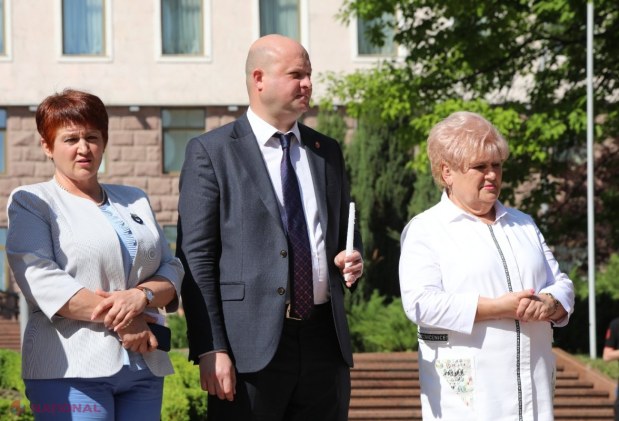 Partidul „ȘOR” și PCRM au PROTESTAT împreună în fața Parlamentului față de scumpirea energiei electrice: „Cu PAS la guvernare revenim la lumânare!”