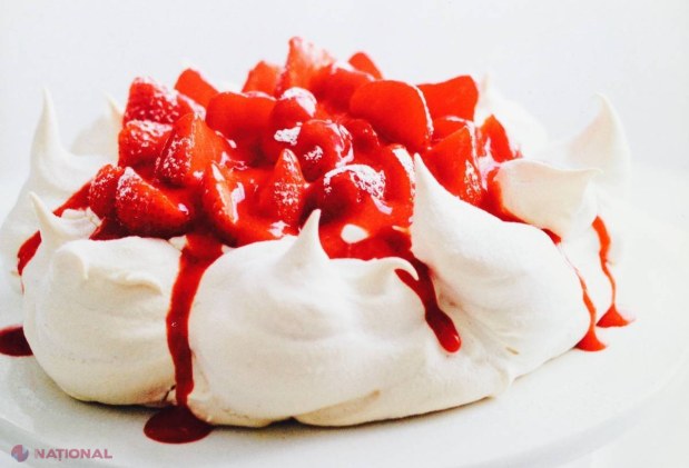 REȚETA Tamarei Șchiopu: „Pavlova” din căpșune