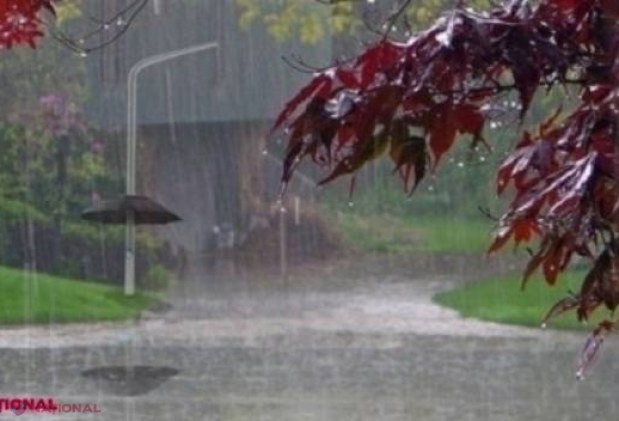 METEO // Vin ploile, iar maximele COBOARĂ sub 20 de grade Celsius
