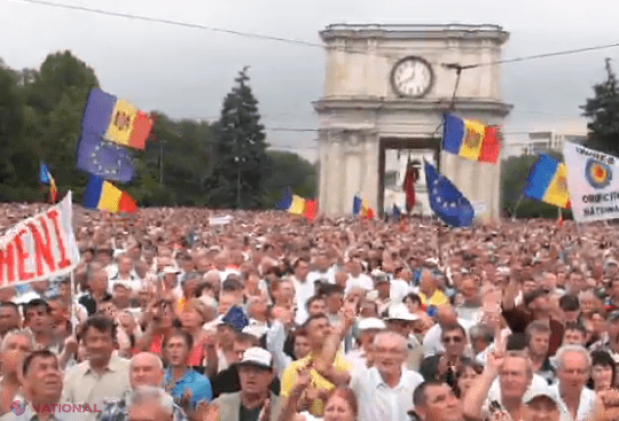 Mii de oameni s-au adunat la protestul din PMAN