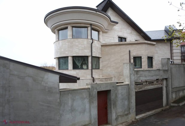 POZE // Cum arată cea mai scumpă casă a unui demnitar