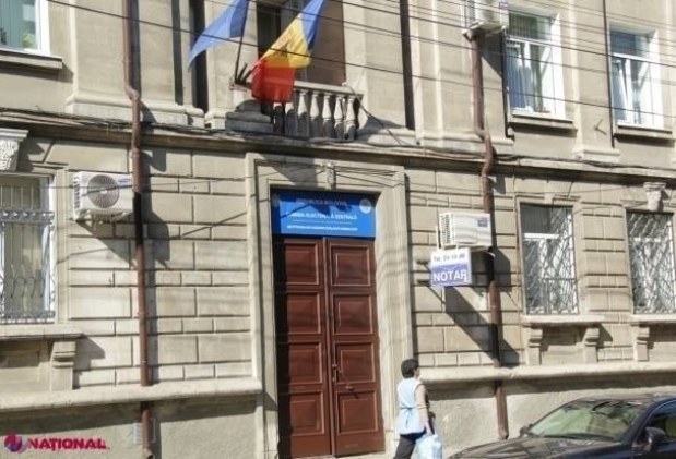 FOTO // Forțe importante de Poliție, mobilizate la CEC: „Ce se întâmplă la noi? Examinăm în stare de asediu sau război?”