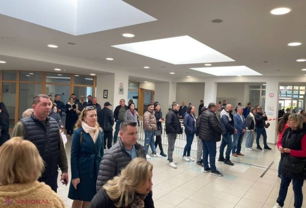 GALERIE FOTO, RECORD // Diaspora, mai mobilizată ca niciodată în turul II al alegerilor prezidențiale. A fost bătut recordul din 2020
