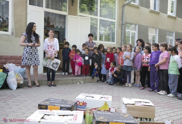 „Mămica este acasă, nu știu de ce nu mă ia și pe mine”