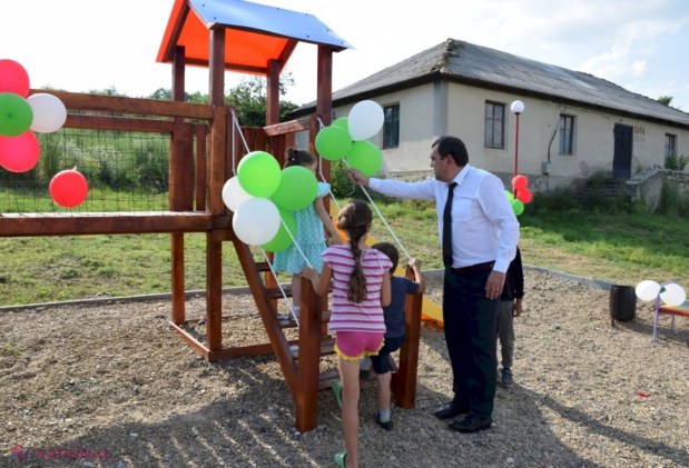 FOTO // Mai multe terenuri de joacă, mai mulți copii fericiți. Încă patru spații MODERNE de joacă au fost construite în raionul Orhei