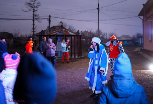 FOTO // Partidul „ȘOR” amenajează Pomi de CRĂCIUN în zeci de localități din R. Moldova