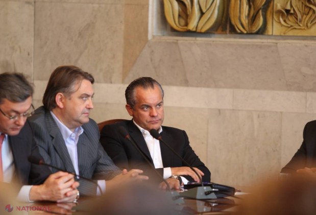 „Gangsterii” și „fițoasele” din Parlament