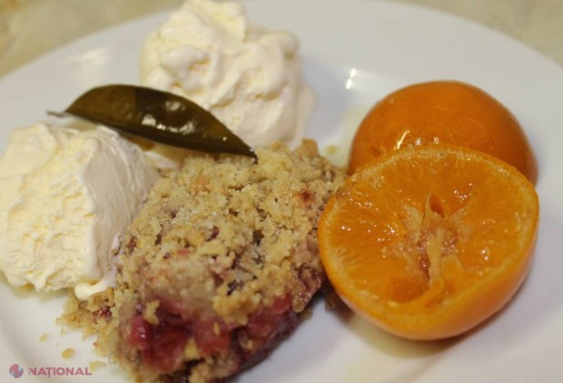 Reţeta Tamarei Șchiopu // Desert fierbinte sub crustă fărâmicioasă „crumble”