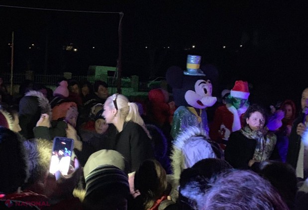 FOTO // Câte un Pom de Crăciun pentru fiecare dintre cele 43 de localități cu primari din partea Partidului „ȘOR”