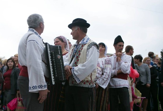 FOTO // Fiecare cu hramul său. Nicolae Timofti a mers acasă!