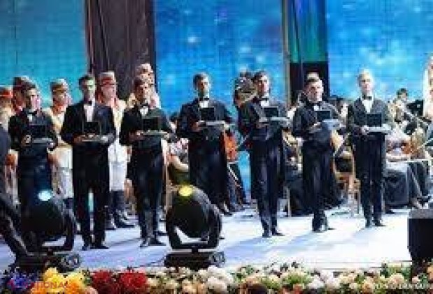 Câte 100 de mii de lei // Mai PUȚINI decât de obicei. Cine sunt LAUREAȚII Premiului Național 2014