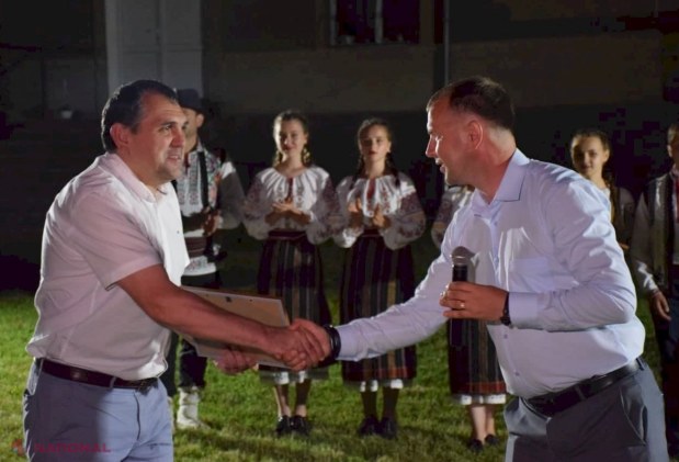 FOTO // Raionul Orhei, ILUMINAT aproape în totalitate. Isacova, un alt sat dotat cu iluminat stradal: „Orhei a devenit un raion model de dezvoltare, iar asta se datorează muncii asidue a echipei noastre”