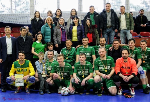 FOTO // Echipa de fotbal a unei BĂNCI din R. Moldova a câștigat turneului „Open Cupa Presei – 2019” la futsal