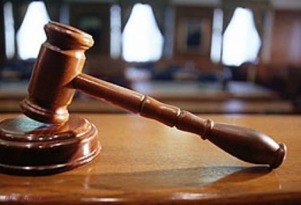 Trei polițiști CONDAMNAȚI la câte șase ani de închisoare