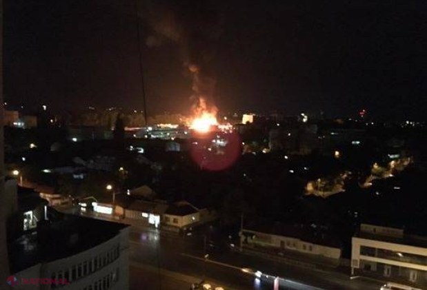 FOTO // Incendiu de PROPORȚII în preajma Pieței Centrale