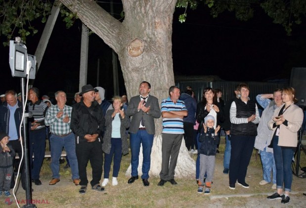 FOTO // Încă o localitate din raionul Orhei, satul Vâprova, a fost iluminată: „Toată lumea știe că noi ne-am propus să facem din Orhei cel mai iluminat raion din țară”