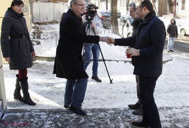 Filat și Leancă au comemorat VICTIMILE CARNAGIULUI de la Paris