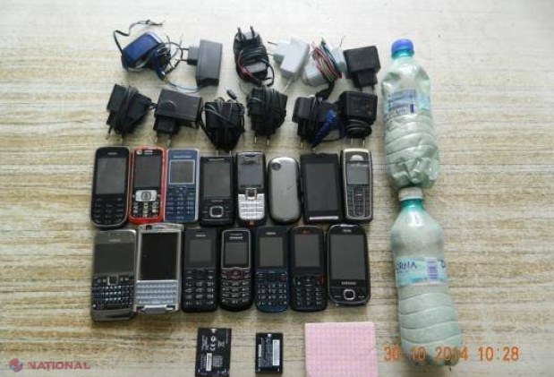 MII de telefoane mobile, depistate de gardieni în penitenciare