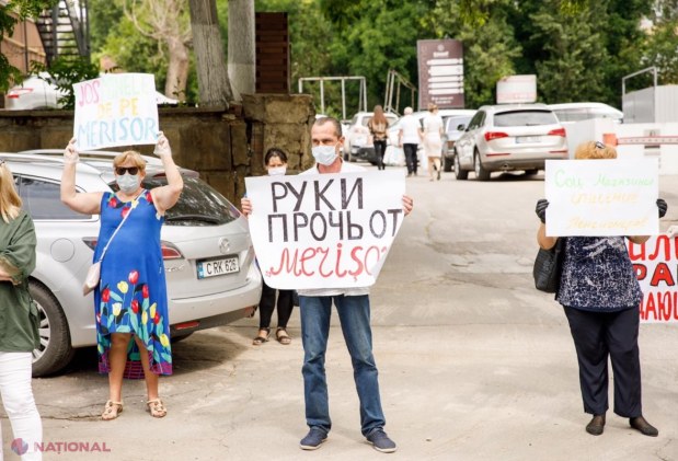 VIDEO // Protest al Partidului „ȘOR”: Cetățenii din toată țara apără magazinele sociale „Merișor”, pe care Filip și guvernarea vor să le închidă abuziv”