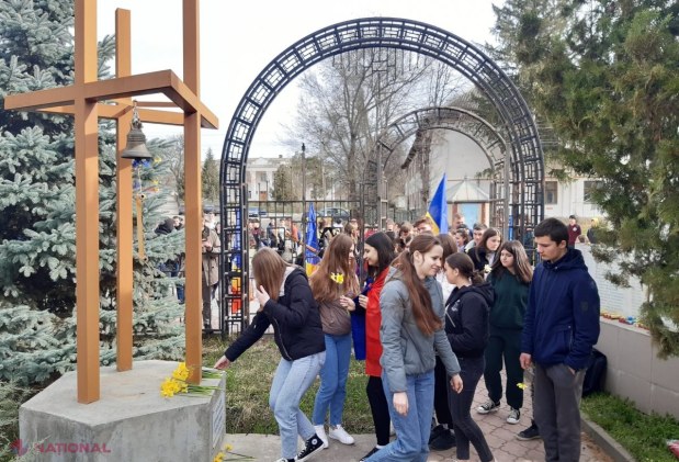 VIDEO, FOTO // Cărpineni a sărbătorit cu MÂNDRIE 105 ani de la Unirea Basarabiei cu România. Doi dintre DEPUTAȚII Sfatului Țării care au spus DA Unirii de la 1918 sunt originari din Cărpineni. „Noi spunem și astăzi DA UNIRII”