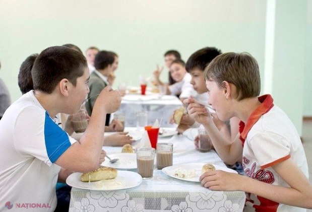 Suma alocată de stat pentru alimentarea elevilor din școlile profesionale crește cu doi lei, până la 12 lei pe zi: 2,8 milioane de lei alocate