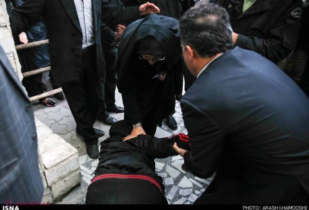 EXECUŢIE PUBLICĂ în Iran. Gestul INCREDIBIL făcut de o mamă către ucigaşul fiului său