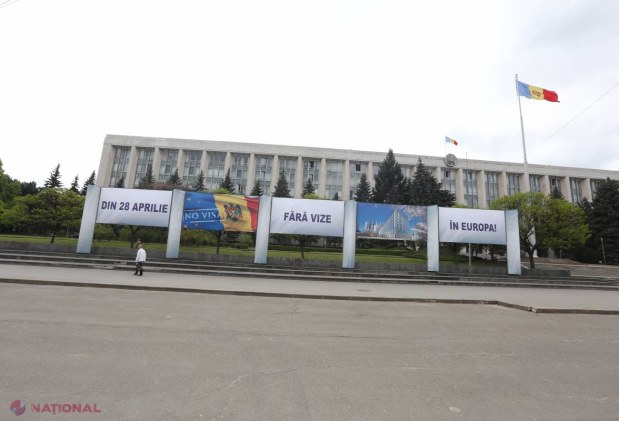 FOTO // R. Moldova se pregătește să SĂRBĂTOREASCĂ regimul liberalizat de vize cu UE