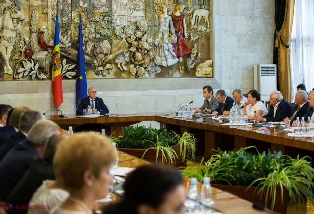 Ministerul Educației, Culturii și Cercetării pregătește o STRATEGIE pentru atragerea specialiștilor în școli: „Cine face economie pe educație, își taie viitorul”