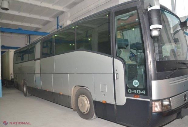 Vameși, suspectați de implicare într-o schemă frauduloasă de introducere în țară a unui lot de mărfuri de brand