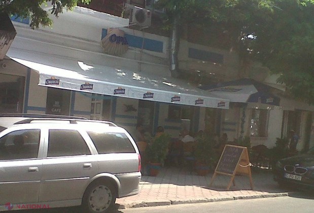FOTO // Un cunoscut PREOT din R. Moldova, surprins cu ȚIGARA ÎN GURĂ?