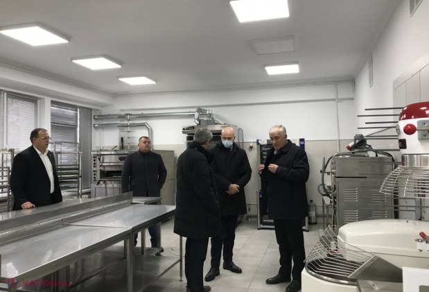 Laboratoarele de la Centrul de Cercetări Oenologice, dotate cu echipamente și tehnică modernă pentru ca studenții de la UTM să poată experimenta și obține studii de calitate