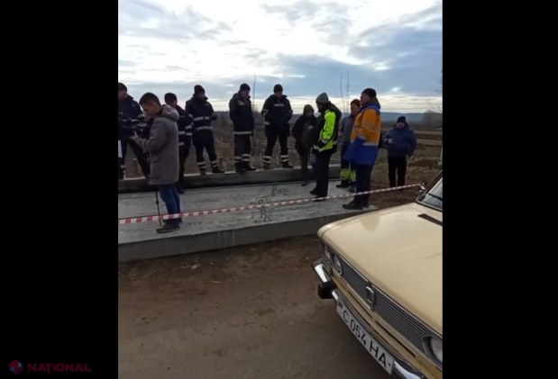 VIDEO // Unii locuitori din Copanca vor să rămână pe ÎNTUNERIC. Aceștia au blocat lucrările de instalare a pilonilor de electricitate, pentru ca localitatea să fie conectată la „Premier Energy”: „Руки прочь! Noi nu vrem lumină, nu am cerut ajutor”