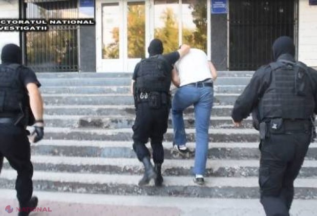 Ialoveni: Cinci vlăjgani au tăbărât peste doi bătrâni în casă și i-au torturat pentru a lua doar 2 000 de lei
