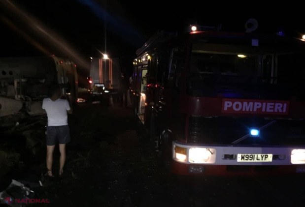 FOTO, UPDATE // Autocar plin cu moldoveni care mergeau la Zatoka, accident teribil la Ștefan Vodă: Trei persoane, decedate pe loc