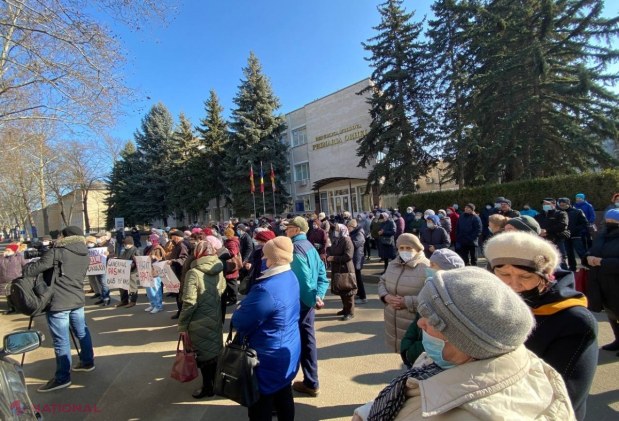 Guvernarea PAS, huiduită în mai multe localități din republică. Partidul „ȘOR” a organizat flash-moburi în ZECE orașe concomitent