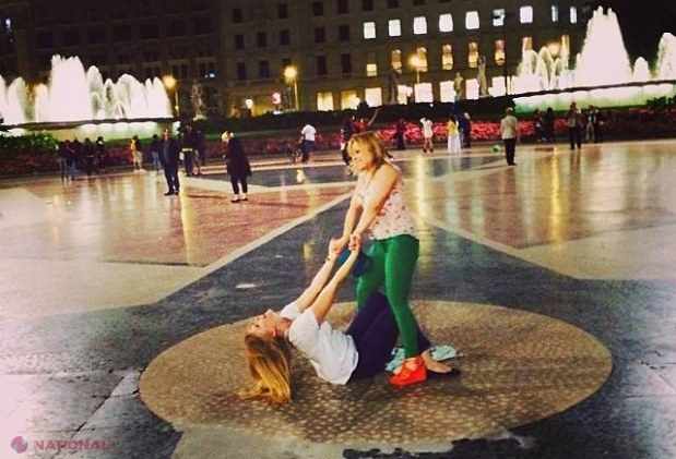 FOTO // Karizma și-a luat vacanță! Află motivul și vezi cum se distrează interpreta la Barcelona