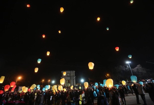 REPORTAJ FOTO // Lumânări, lampioane și nervii lui Ghimpu