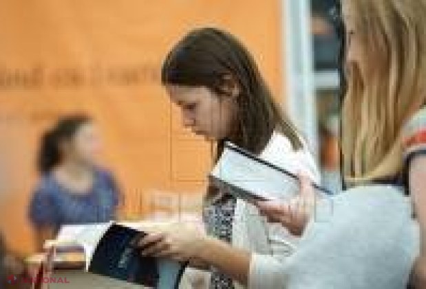 Târg // „Ia cu tine o carte, două, trei, pe care le-ai citit deja şi oferă-le cuiva”