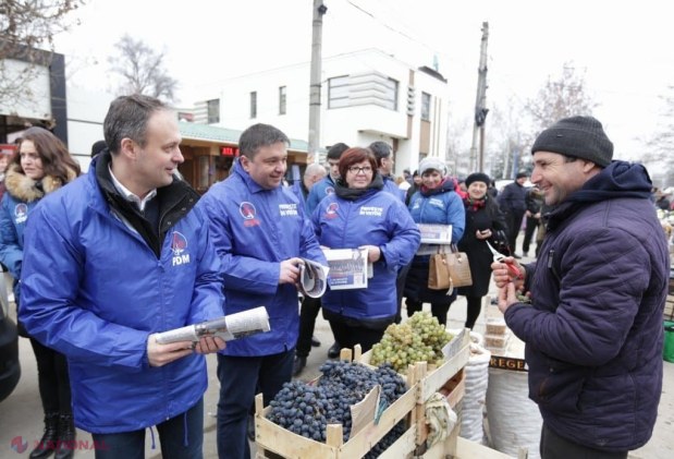 VIDEO // Candu a făcut cumpărături de la piață și a oferit BACȘIȘ pentru „ochi frumoși”. Vânzătoarea s-a ales și cu un sărut pe obraz