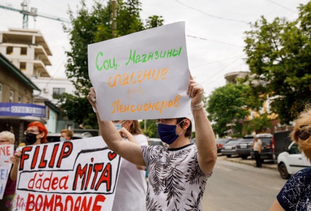 VIDEO // Protest al Partidului „ȘOR”: Cetățenii din toată țara apără magazinele sociale „Merișor”, pe care Filip și guvernarea vor să le închidă abuziv”